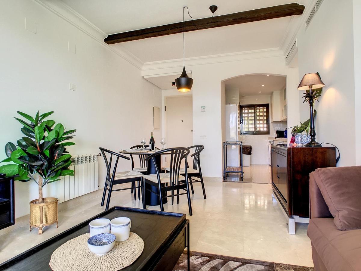 Apartment Golf Singapore - 8109